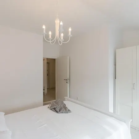 Apartment Cozy - One-bedroom With Sea View