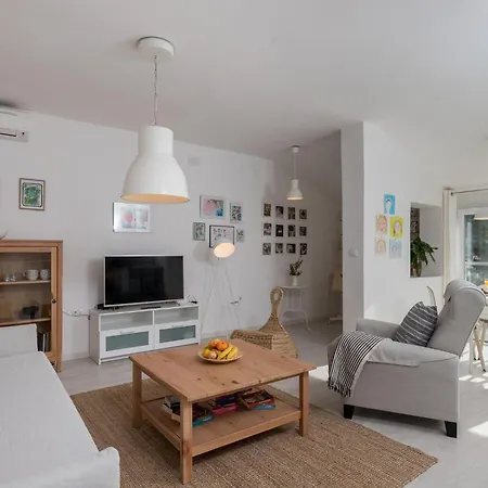 Cozy - One-bedroom With Sea View Apartment