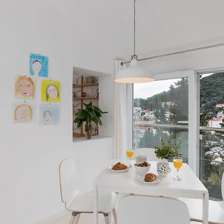 Cozy - One-bedroom With Sea View *
